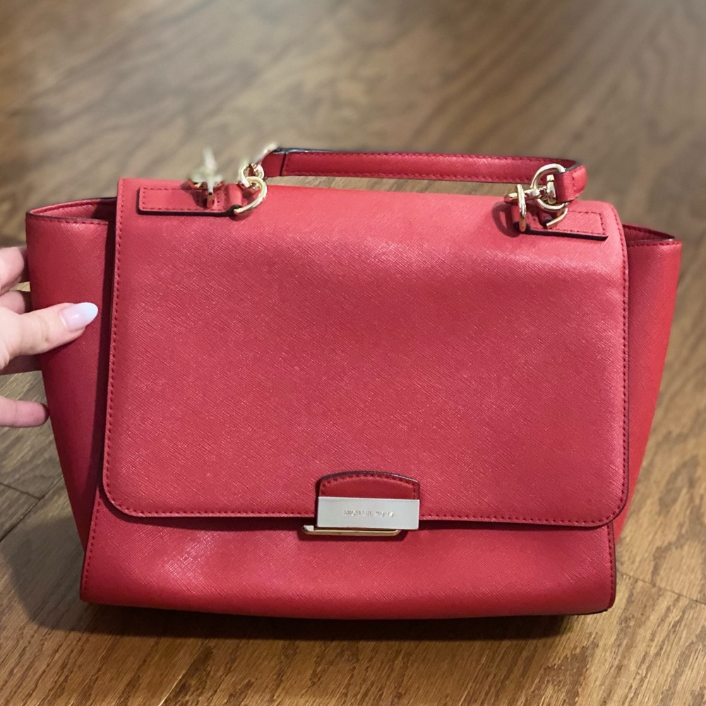 COPY NWOT NEVER USED Red Michael kors handbag!
